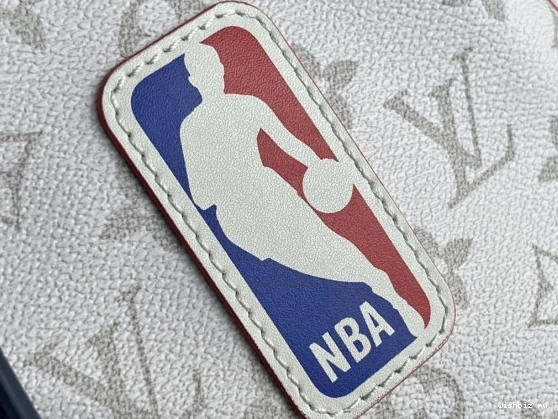 WIS LOUIS KEEPALL VUITTON LVXNBA 55 BASKETBALL 0823